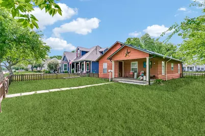 612 E Wall Street, Grapevine, TX 76051 - Photo 1