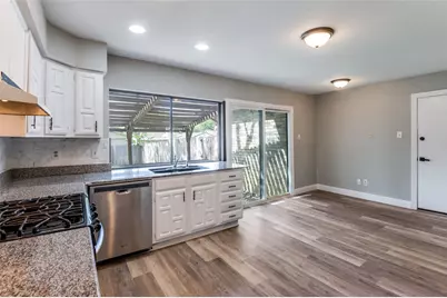 1804 Clear Creek Lane, Carrollton, TX 75007 - Photo 8