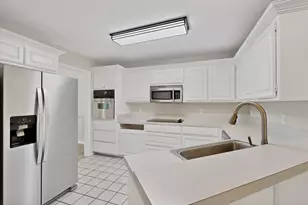 2601 Trail Tree Ct, Burleson, TX 76028 - Photo 16