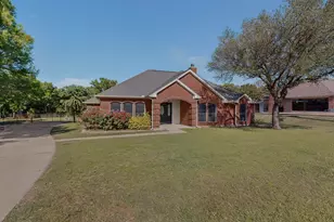 2601 Trail Tree Ct, Burleson, TX 76028 - Photo 4