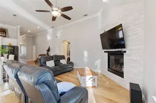 1930 Muncie Ave, Dallas, TX 75212 - Photo 12