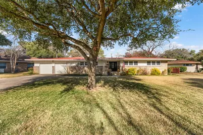 4612 Holiday Lane W, North Richland Hills, TX 76180 - Photo 2