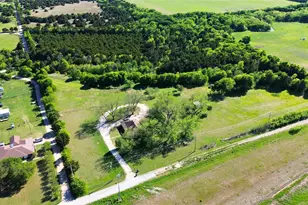 1542 W Reindeer Rd, Lancaster, TX 75146 - Photo 26