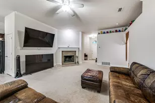8233 Edgepoint Tr, Fort Worth, TX 76053 - Photo 6