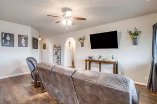 1004 Fairfax Dr, Godley, TX 76044 - Photo 10