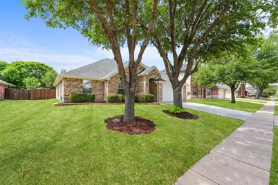 1015 Fleetwood Cove Drive, Grand Prairie, TX 75052 - Photo 6