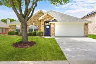 1015 Fleetwood Cove Dr, Grand Prairie, TX 75052 - Photo 2