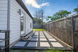 1239 Whitaker Ave, Dallas, TX 75216 - Photo 22