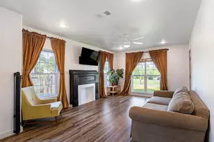 1239 Whitaker Ave, Dallas, TX 75216 - Photo 2