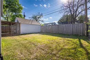 1239 Whitaker Ave, Dallas, TX 75216 - Photo 18