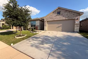 209 Irish Moss Dr, Fort Worth, TX 76052 - Photo 2