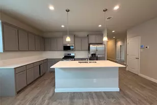 209 Irish Moss Dr, Fort Worth, TX 76052 - Photo 2