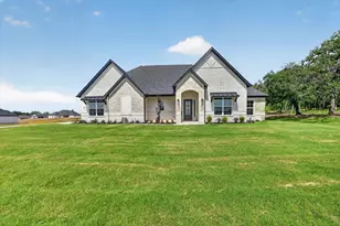 1045 Arbor Vista Dr, Azle, TX 76020 - Photo 2