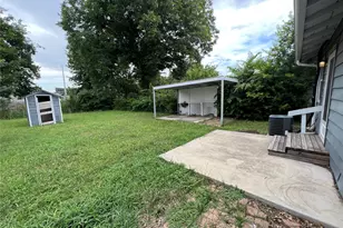 1226 Record Crossing Rd, Dallas, TX 75235 - Photo 16