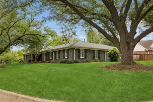 2808 Reedcroft Dr, Farmers Branch, TX 75234 - Photo 2
