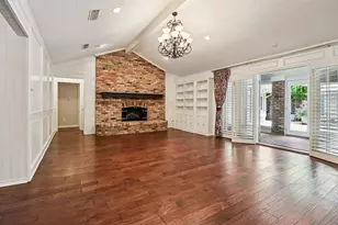 1015 Crowley Rd, Arlington, TX 76012 - Photo 8