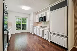 1015 Crowley Rd, Arlington, TX 76012 - Photo 14