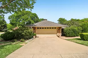 1015 Crowley Rd, Arlington, TX 76012 - Photo 36