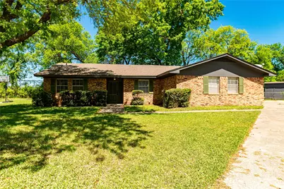 12 Brookhollow Circle, Gainesville, TX 76240 - Photo 1