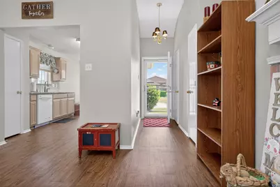 5700 Alicante Drive, Arlington, TX 76017 - Photo 2