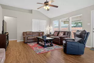 5700 Alicante Dr, Arlington, TX 76017 - Photo 4