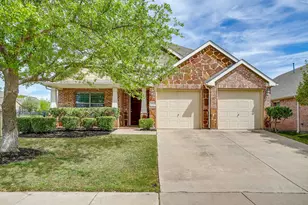 3917 Foreland Dr, Fort Worth, TX 76262 - Photo 2