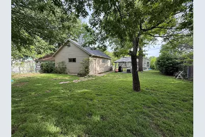 2517 Honeysuckle Avenue, Fort Worth, TX 76111 - Photo 24