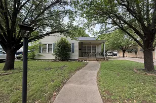2517 Honeysuckle Ave, Fort Worth, TX 76111 - Photo 2