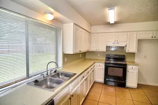 2017 Shenandoah Dr, Carrollton, TX 75007 - Photo 4