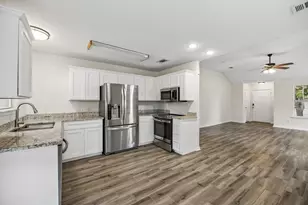 709 Stonebrooke Dr, Burleson, TX 76028 - Photo 10