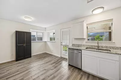 709 Stonebrooke Drive, Burleson, TX 76028 - Photo 12