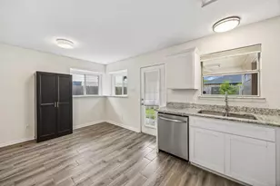 709 Stonebrooke Dr, Burleson, TX 76028 - Photo 12