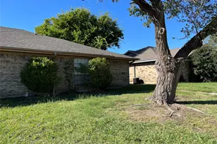 826 Skyline Dr, Duncanville, TX 75116 - Photo 2