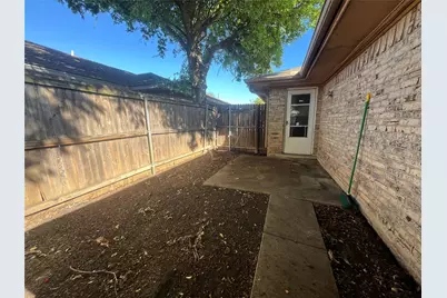 826 Skyline Drive, Duncanville, TX 75116 - Photo 16