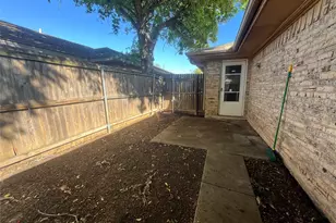 826 Skyline Dr, Duncanville, TX 75116 - Photo 16