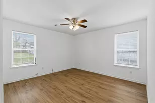 227 W Murray St, Denison, TX 75020 - Photo 12