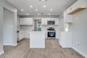 107 N Cherry Ln, Granbury, TX 76048 - Photo 8