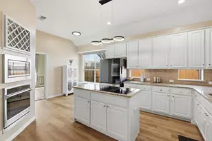 9436 Ponderosa Trail, Irving, TX 75063 - Photo 12