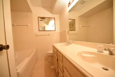 8945 Flicker Lane, Dallas, TX 75238 - Photo 10