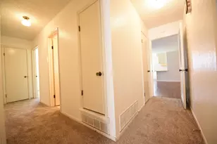8945 Flicker Ln, Dallas, TX 75238 - Photo 8