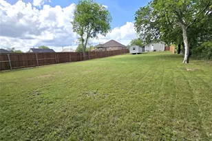712 Narrow St, Weatherford, TX 76086 - Photo 2