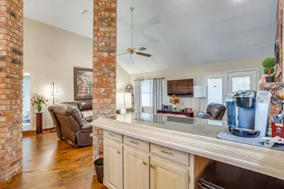 841 Sierra Vista Drive, Burleson, TX 76028 - Photo 8