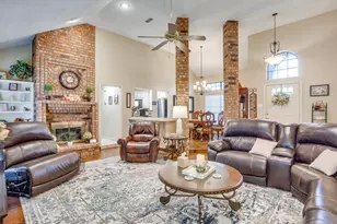 841 Sierra Vista Dr, Burleson, TX 76028 - Photo 12