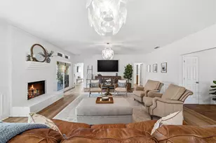 2700 Oak Trail Ct, Dalworthington Gardens, TX 76016 - Photo 2