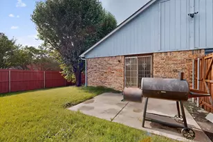 9404 Pinehaven Dr, Dallas, TX 75227 - Photo 32