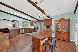 745 Carol Ln, Burleson, TX 76028 - Photo 4