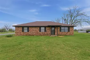 132 Crowley Ln, Mineral Wells, TX 76067 - Photo 2