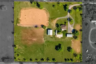 132 Crowley Ln, Mineral Wells, TX 76067 - Photo 1