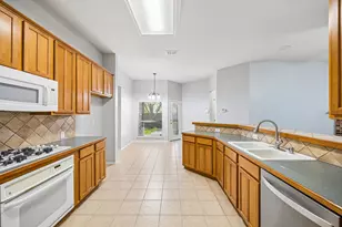 11361 Clover Knoll Dr, Frisco, TX 75035 - Photo 10