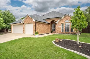 8601 Joshua Ct, North Richland Hills, TX 76182 - Photo 4
